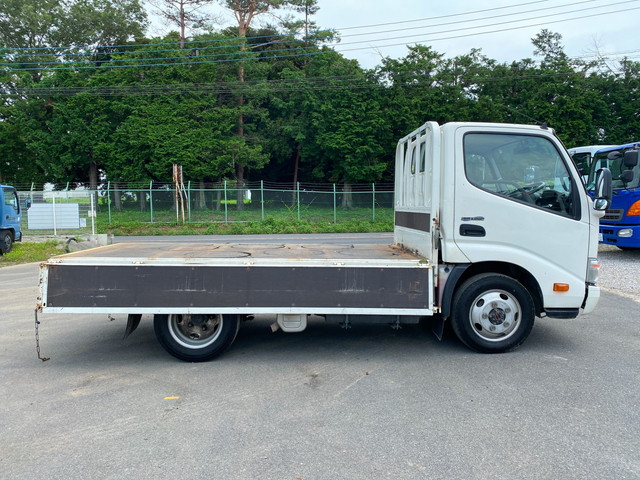 日野デュトロ平ボディ小型（2t・3t）[写真08]