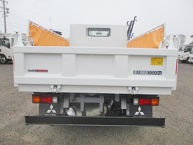 三菱ふそうキャンターダンプ小型（2t・3t）[写真08]