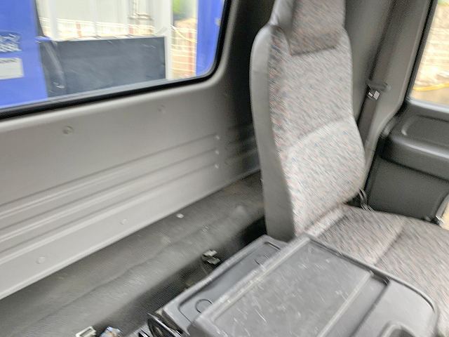 いすゞフォワードセルフクレーン3段中型（4t）[写真33]