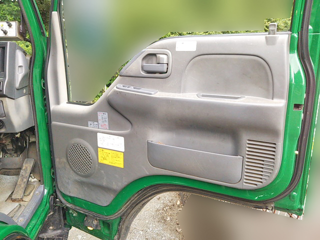 いすゞエルフパッカー車（塵芥車）小型（2t・3t）[写真29]