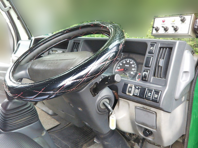 いすゞエルフパッカー車（塵芥車）小型（2t・3t）[写真33]