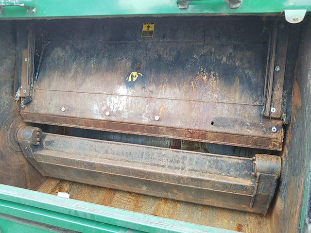 いすゞエルフパッカー車（塵芥車）小型（2t・3t）[写真07]