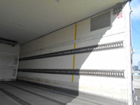 いすゞフォワード冷凍車（冷蔵車）中型（4t）[写真13]