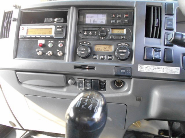 いすゞフォワード冷凍車（冷蔵車）中型（4t）[写真22]