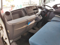 三菱ふそうキャンター平ボディ小型（2t・3t）[写真32]