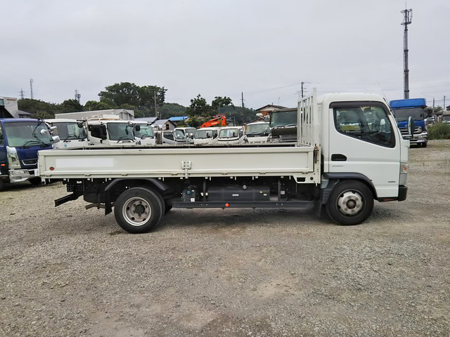 三菱ふそうキャンター平ボディ小型（2t・3t）[写真06]