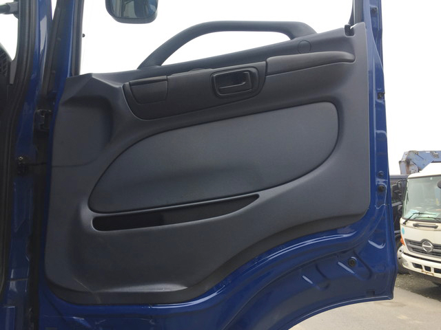 日野プロフィアトレーラーヘッド（トラクターヘッド）大型（10t）[写真25]