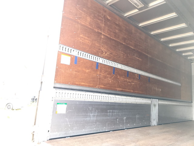 いすゞフォワードアルミウイング中型（4t）[写真12]