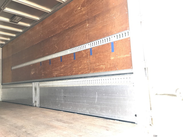 いすゞフォワードアルミウイング中型（4t）[写真13]