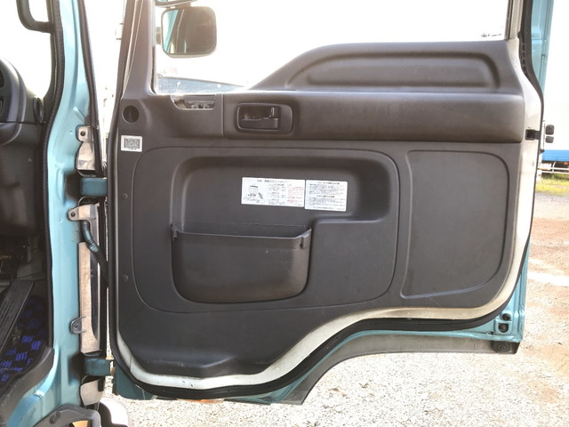 いすゞフォワードアルミウイング中型（4t）[写真25]