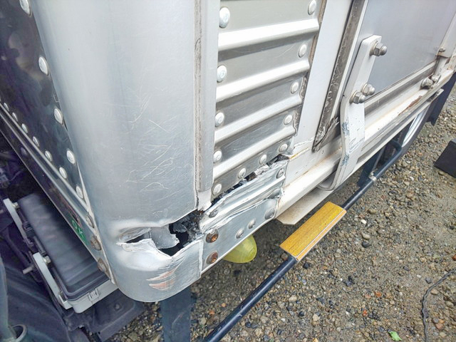 いすゞエルフアルミバン小型（2t・3t）[写真12]