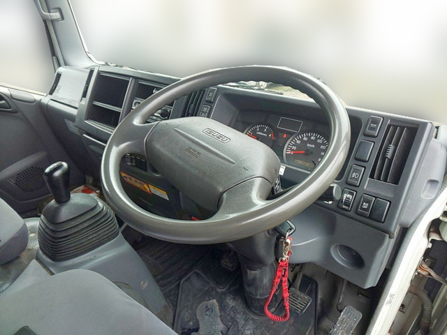 いすゞエルフアルミバン小型（2t・3t）[写真28]