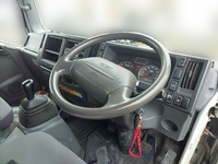 いすゞエルフアルミバン小型（2t・3t）[写真28]