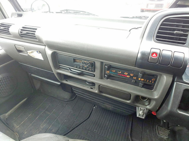 いすゞエルフパネルバン小型（2t・3t）[写真28]