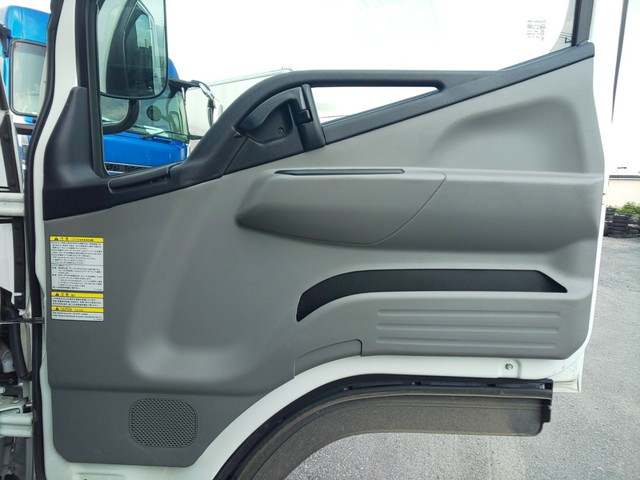三菱ふそうキャンターアルミバン小型（2t・3t）[写真29]