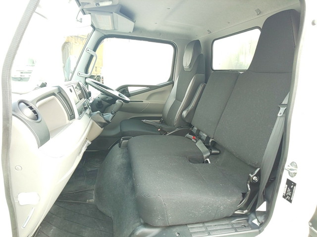 三菱ふそうキャンターアルミバン小型（2t・3t）[写真31]