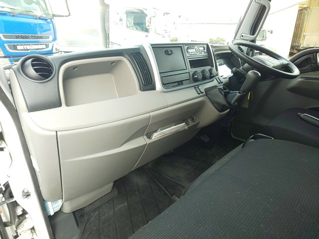 三菱ふそうキャンターアルミバン小型（2t・3t）[写真33]