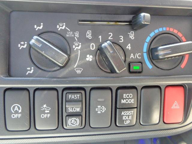 日野デュトロセーフティクレーン4段小型（2t・3t）[写真17]