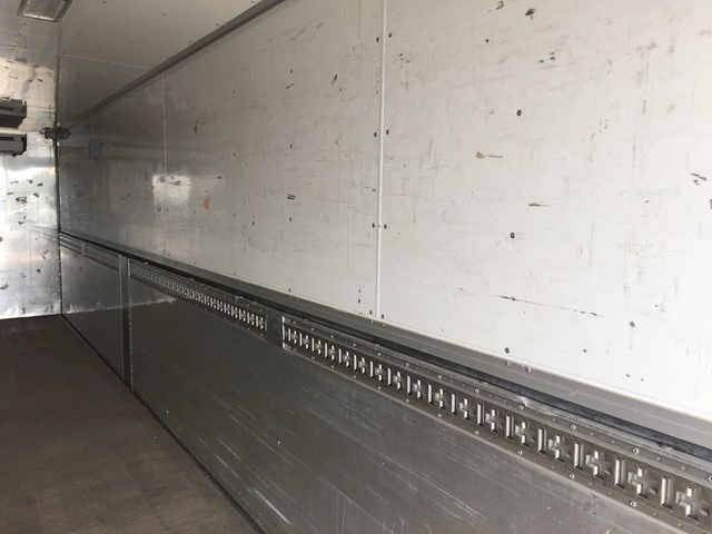 日野プロフィア冷蔵冷凍ウイング大型（10t）[写真12]