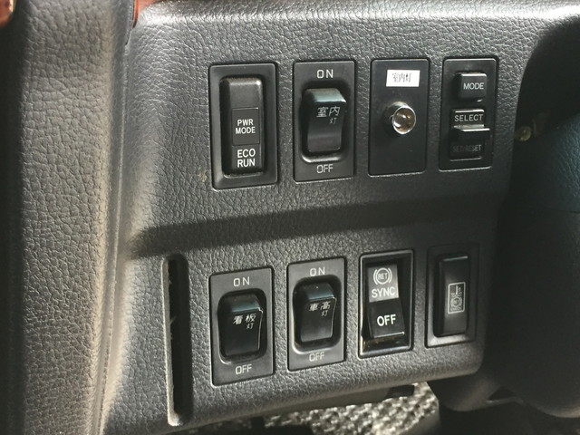 日野プロフィア冷蔵冷凍ウイング大型（10t）[写真33]