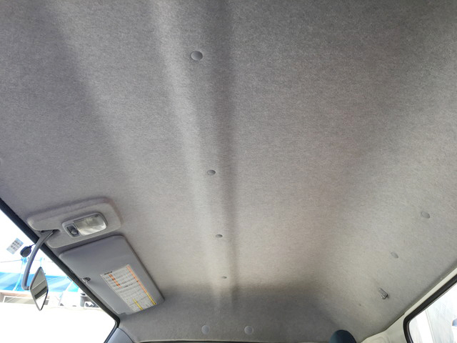 三菱ふそうキャンター平ボディ小型（2t・3t）[写真30]