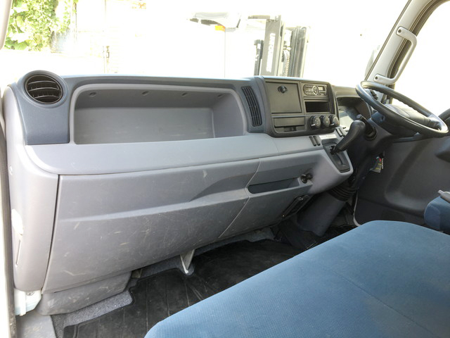 三菱ふそうキャンター平ボディ小型（2t・3t）[写真31]