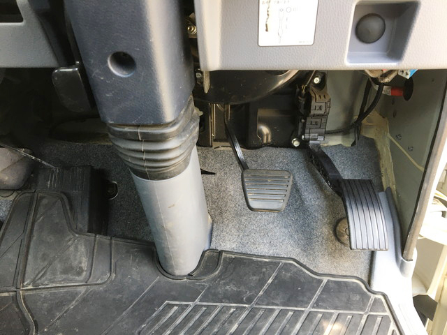 三菱ふそうキャンター平ボディ小型（2t・3t）[写真38]