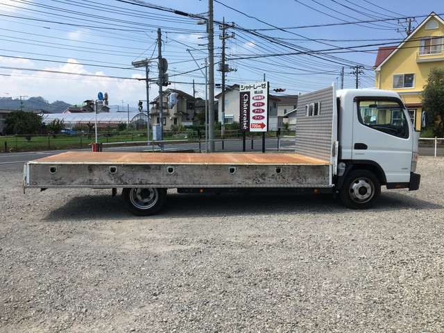 三菱ふそうキャンター平ボディ小型（2t・3t）[写真08]
