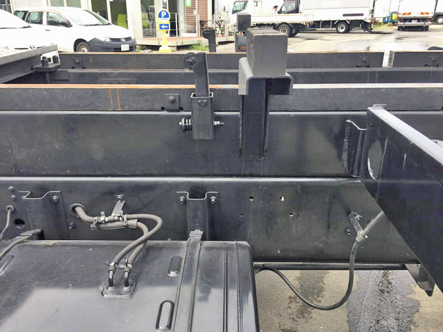 いすゞギガ深ダンプ（土砂禁ダンプ）大型（10t）[写真21]