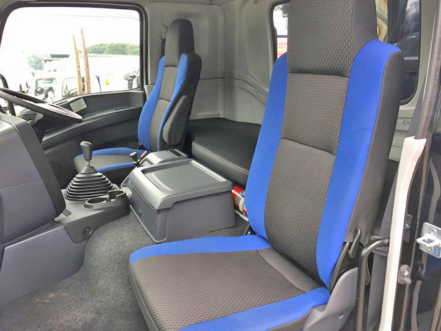 いすゞギガ深ダンプ（土砂禁ダンプ）大型（10t）[写真30]