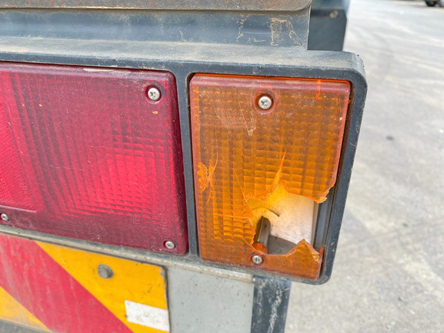 いすゞエルフ平ボディ小型（2t・3t）[写真13]