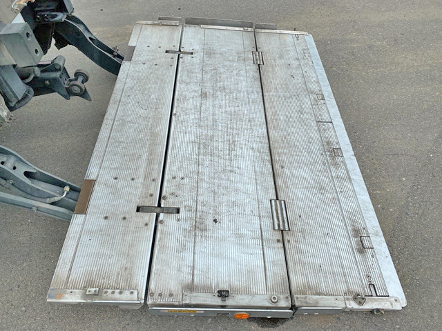 いすゞエルフ冷凍車（冷蔵車）小型（2t・3t）[写真17]