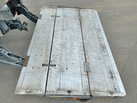 いすゞエルフ冷凍車（冷蔵車）小型（2t・3t）[写真17]