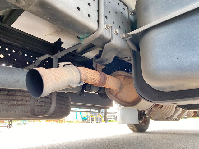 いすゞエルフ冷凍車（冷蔵車）小型（2t・3t）[写真24]