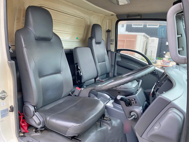 いすゞエルフ冷凍車（冷蔵車）小型（2t・3t）[写真33]