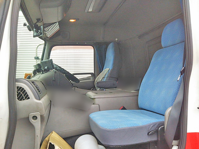 UDトラックスクオンアルミウイング大型（10t）[写真22]