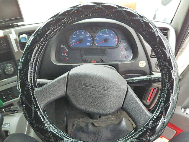 UDトラックスクオンアルミウイング大型（10t）[写真28]