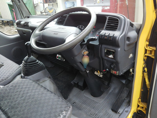 いすゞエルフパネルバン小型（2t・3t）[写真33]