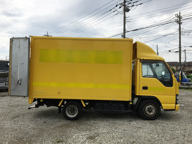 いすゞエルフパネルバン小型（2t・3t）[写真06]