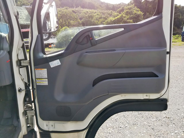 三菱ふそうキャンターアルミウイング小型（2t・3t）[写真31]