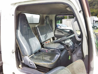 三菱ふそうキャンターアルミウイング小型（2t・3t）[写真32]