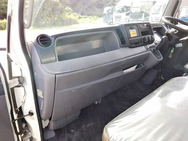 三菱ふそうキャンターアルミウイング小型（2t・3t）[写真34]