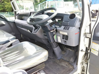 三菱ふそうキャンターアルミウイング小型（2t・3t）[写真35]