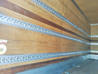 いすゞフォワードアルミバン中型（4t）[写真10]