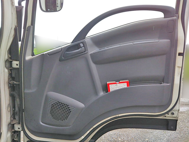 いすゞフォワードアルミバン中型（4t）[写真28]