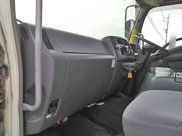 いすゞフォワードアルミバン中型（4t）[写真29]