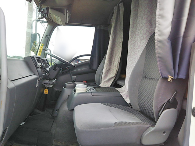 いすゞフォワードアルミバン中型（4t）[写真30]