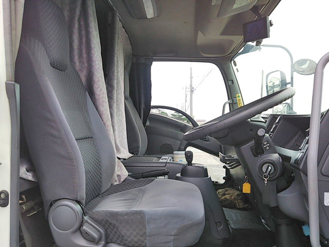 いすゞフォワードアルミバン中型（4t）[写真32]