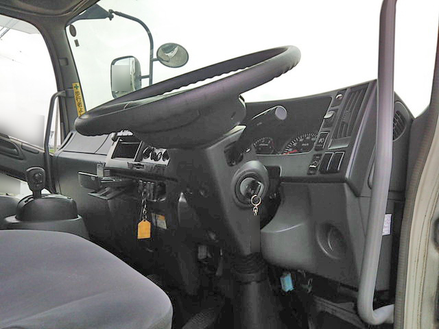 いすゞフォワードアルミバン中型（4t）[写真33]