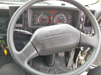 いすゞフォワードアルミバン中型（4t）[写真35]